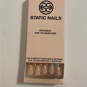 Static Nails Reusable Pop-On Manicure set